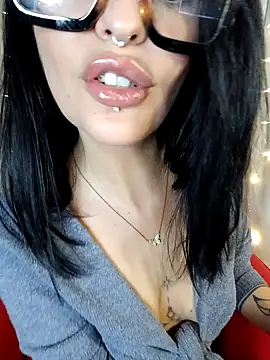 Snapshot of Masha_Real_84 chatting on October 21, 4:30 pm Masha Real 84 online show from October 21, 4:30 pm