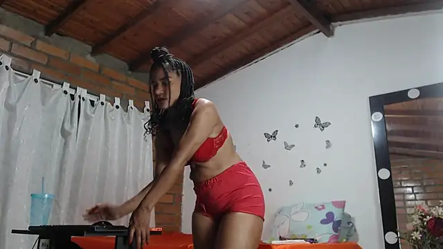 Snapshot of Bigassmommy_x chatting on March 4, 2:06 am Bigassmommy x online show from March 4, 2:06 am