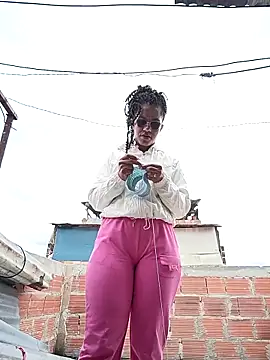 Snapshot of Bigassmommy_x chatting on October 3, 3:09 pm Bigassmommy x online show from October 3, 3:09 pm