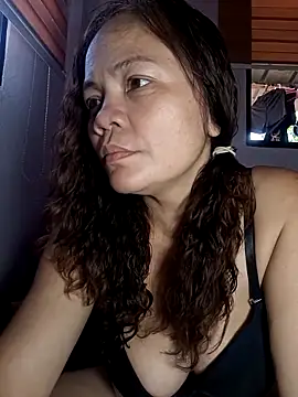 hotbabes163 online show from April 16, 5:52 am