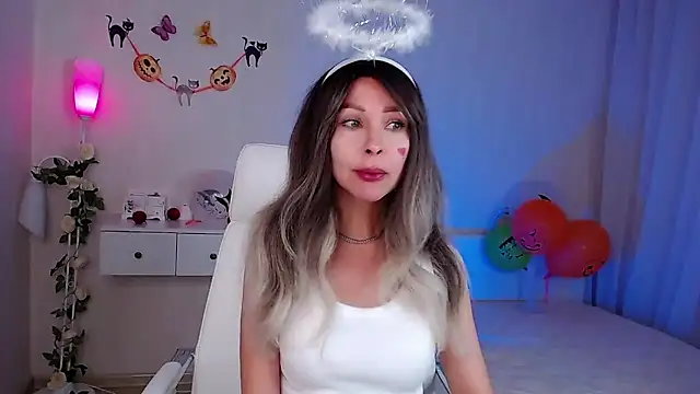 wendifoste online show from October 31, 6:53 pm