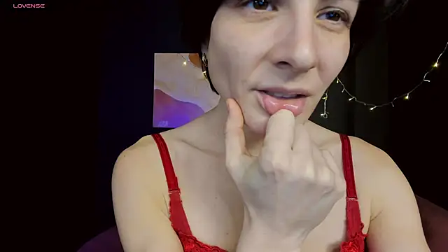 LorenDaze online show from February 18, 5:21 pm