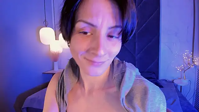 LorenDaze online show from March 12, 4:46 pm