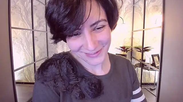 LorenDaze online show from March 18, 5:10 pm