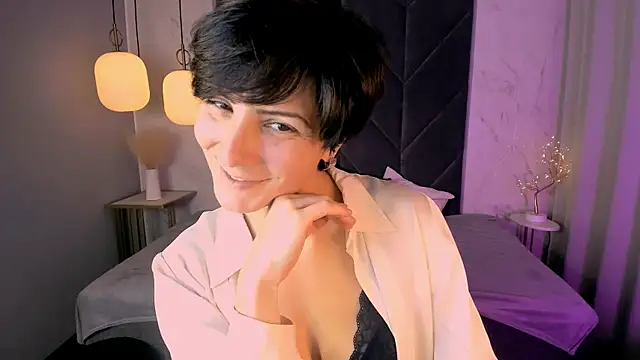 LorenDaze online show from October 18, 1:56 pm