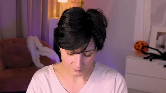 LorenDaze online show from November 4, 2:16 pm