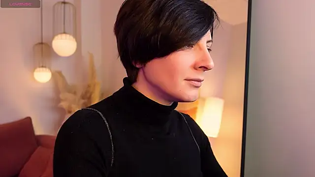 LorenDaze online show from February 12, 7:47 am