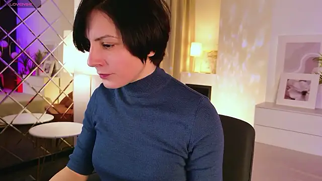 LorenDaze online show from February 14, 7:49 am