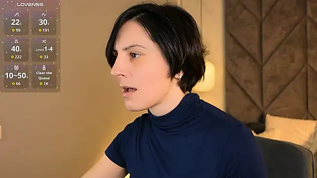 LorenDaze online show from March 6, 2:02 pm