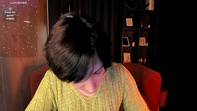 LorenDaze online show from April 14, 6:30 am