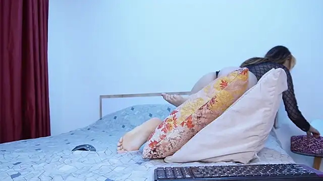 lola vlad online show from February 26, 10:31 pm