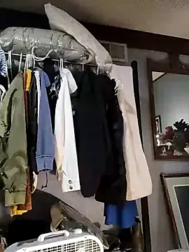 Snapshot of eatmeplease44 chatting on January 28, 5:00 am eatmeplease44 online show from January 28, 5:00 am