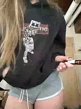 Snapshot of eatmeplease44 chatting on February 1, 4:00 pm eatmeplease44 online show from February 1, 4:00 pm