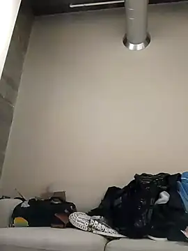 Snapshot of eatmeplease44 chatting on February 14, 2:39 am eatmeplease44 online show from February 14, 2:39 am