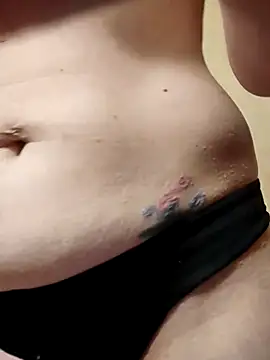 Snapshot of eatmeplease44 chatting on February 15, 3:52 am eatmeplease44 online show from February 15, 3:52 am