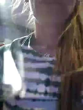 Snapshot of eatmeplease44 chatting on March 11, 6:21 am eatmeplease44 online show from March 11, 6:21 am