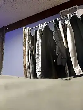 Snapshot of eatmeplease44 chatting on March 12, 3:24 am eatmeplease44 online show from March 12, 3:24 am