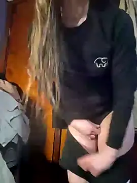 Snapshot of eatmeplease44 chatting on March 13, 6:37 am eatmeplease44 online show from March 13, 6:37 am