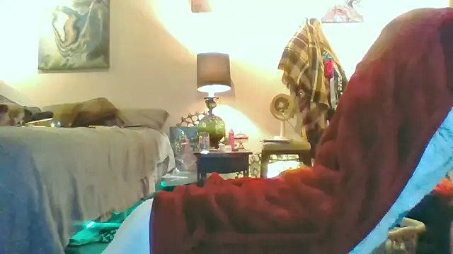 Snapshot of eatmeplease44 chatting on September 26, 1:59 pm eatmeplease44 online show from September 26, 1:59 pm