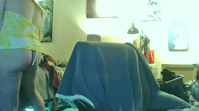 Snapshot of eatmeplease44 chatting on November 5, 8:20 pm eatmeplease44 online show from November 5, 8:20 pm