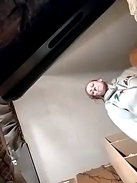 eatmeplease44 online show from April 11, 10:41 am