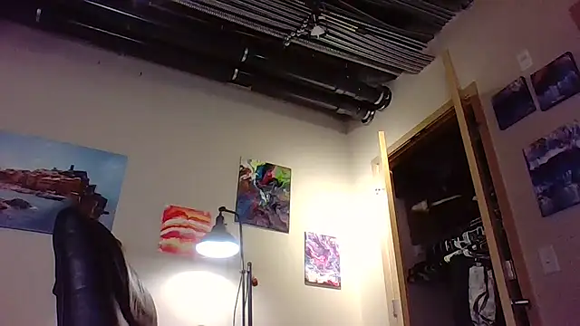 eatmeplease44 online show from April 21, 7:50 pm