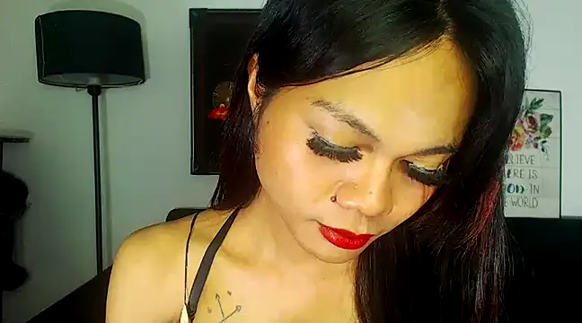 ELLIZABETHFORCUMXX online show from March 18, 9:43 pm