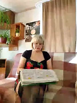 IrmaRose online show from February 19, 6:33 am