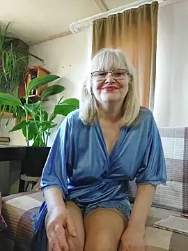IrmaRose online show from April 26, 3:59 am