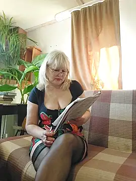 IrmaRose online show from May 6, 9:58 am