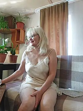 IrmaRose online show from July 6, 5:59 am