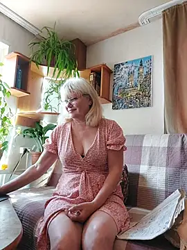 IrmaRose online show from August 3, 7:07 am