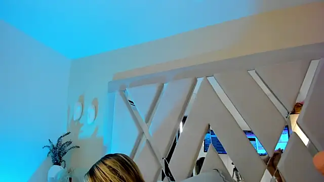 Snapshot of malejabenzz chatting on February 18, 10:47 pm malejabenzz online show from February 18, 10:47 pm