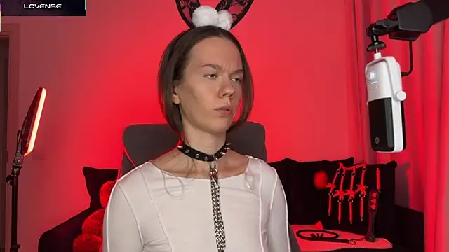 DivineBite online show from November 2, 3:36 pm