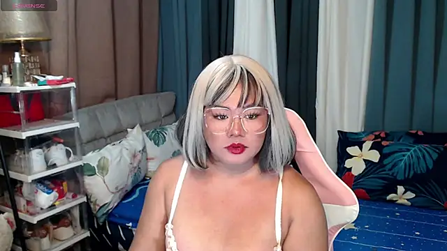 Snapshot of MagnificatMistress chatting on December 8, 9:02 am MagnificatMistress online show from December 8, 9:02 am