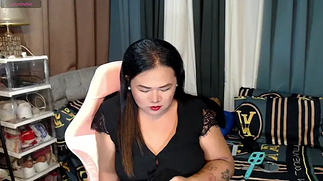 Snapshot of MagnificatMistress chatting on January 7, 7:28 pm MagnificatMistress online show from January 7, 7:28 pm