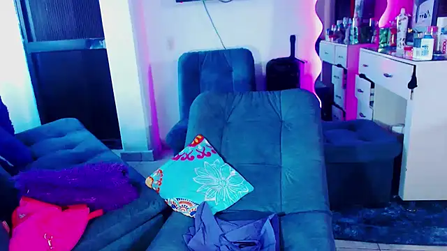 violet bigcock774 online show from February 27, 8:09 pm