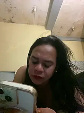 Snapshot of sweetyula chatting on June 24, 10:42 pm sweetyula online show from June 24, 10:42 pm