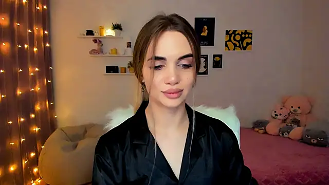 Snapshot of aPieceOfJoy chatting on December 9, 11:45 pm aPieceOfJoy online show from December 9, 11:45 pm