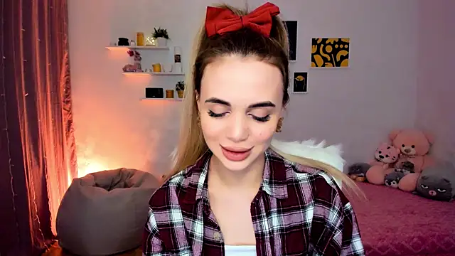 Snapshot of aPieceOfJoy chatting on December 14, 12:33 am aPieceOfJoy online show from December 14, 12:33 am