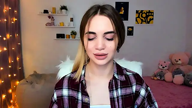 Snapshot of aPieceOfJoy chatting on December 23, 12:25 am aPieceOfJoy online show from December 23, 12:25 am