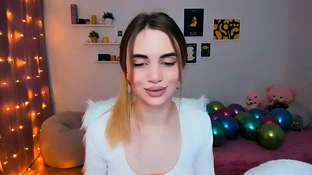 Snapshot of aPieceOfJoy chatting on February 13, 1:19 am aPieceOfJoy online show from February 13, 1:19 am