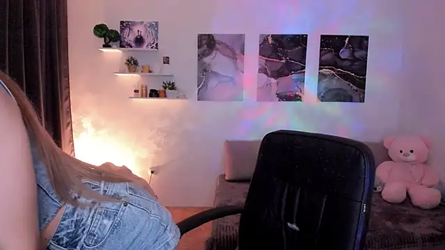 Snapshot of aPieceOfJoy chatting on September 21, 11:39 pm aPieceOfJoy online show from September 21, 11:39 pm