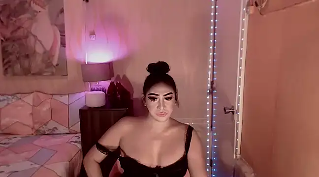 Biancafoxie online show from December 5, 8:00 am