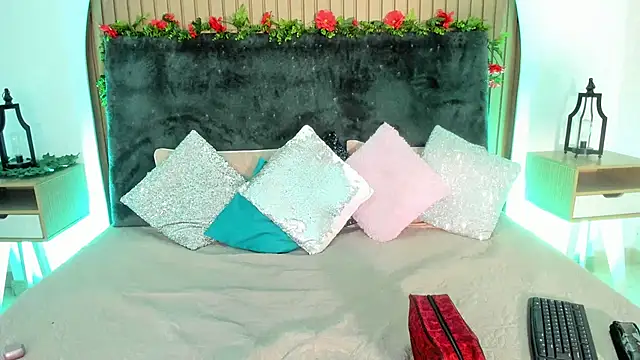 Karlagonzales  online show from December 2, 10:31 am