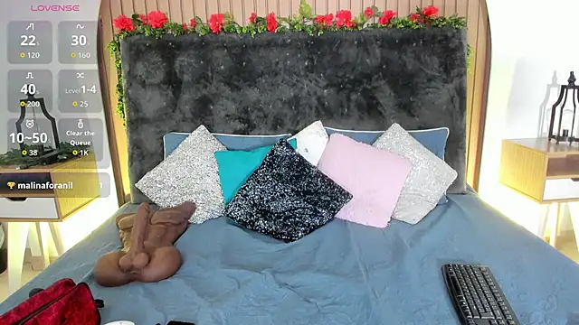 Karlagonzales  online show from February 13, 7:32 pm