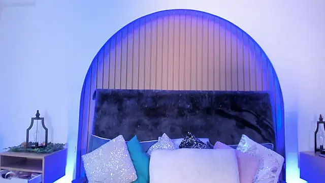 Karlagonzales  online show from April 16, 7:36 pm