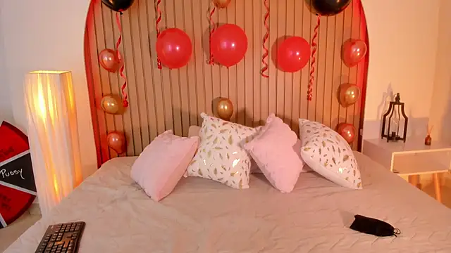 Karlagonzales  online show from April 18, 7:58 pm