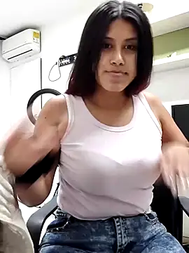 Snapshot of Karlagonzales_ chatting on June 30, 6:42 pm Karlagonzales online show from June 30, 6:42 pm