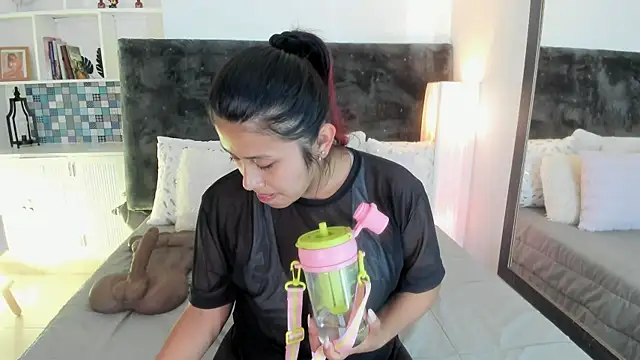 Snapshot of Karlagonzales_ chatting on July 11, 6:43 pm Karlagonzales online show from July 11, 6:43 pm